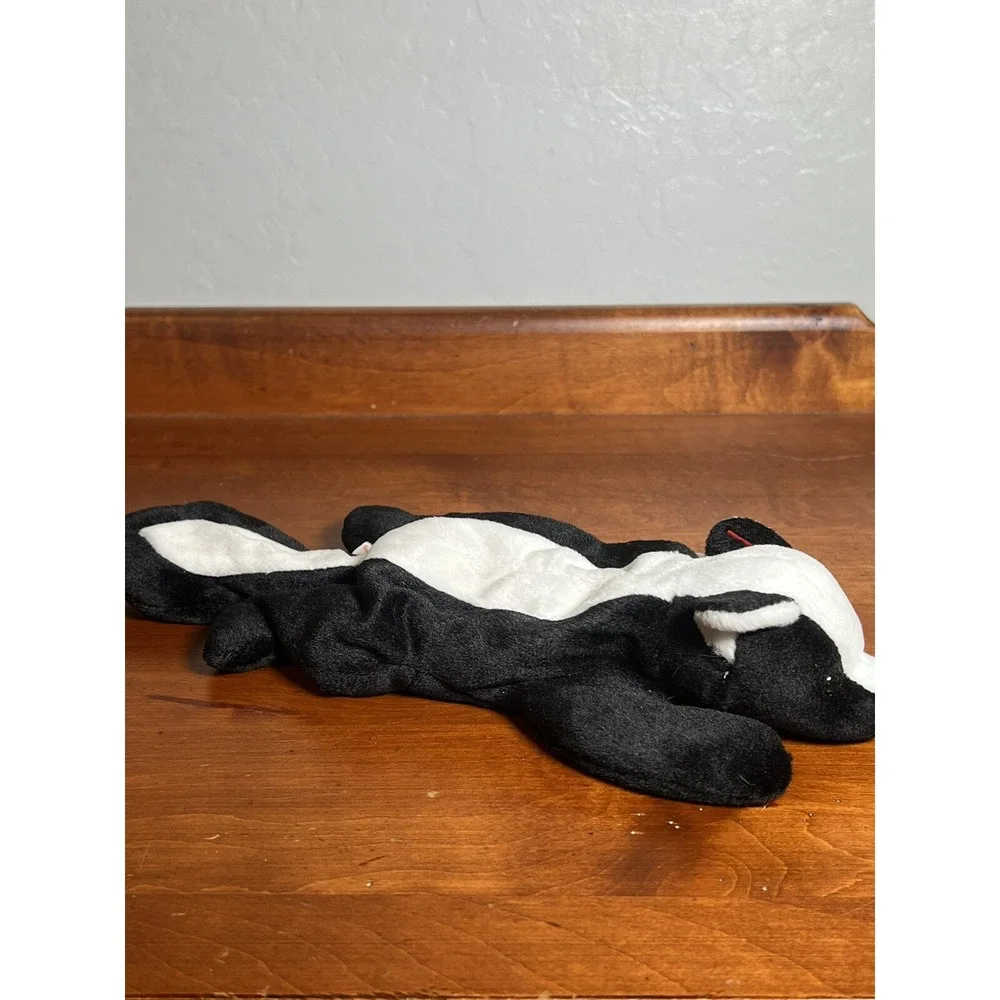 Ty Original Beanie Babies STINKY The Skunk Feb 13 1995 PE PELLETS w/tags 10‎ In